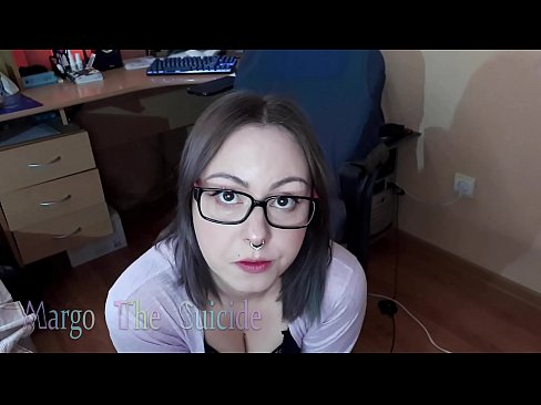 ❤️ Sexy Girl with Glasses Sucks Dildo Deeply on Camera ☑ Porno pada kami